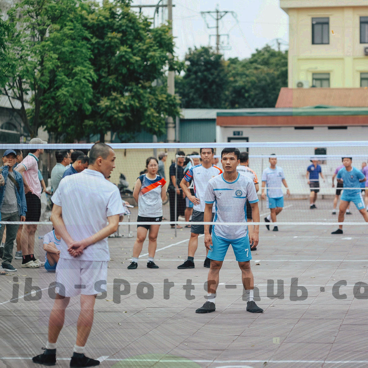 十二宫格式赛事分区信息图，每格标注分区编号与所辖指标线条，整体呈深色数据地图质感